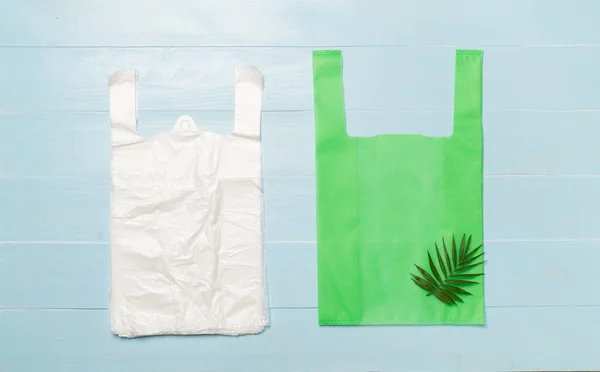 Bolso Plástico Biodegradable Sobre Fondo Madera Vista Superior —  Fotos de Stock