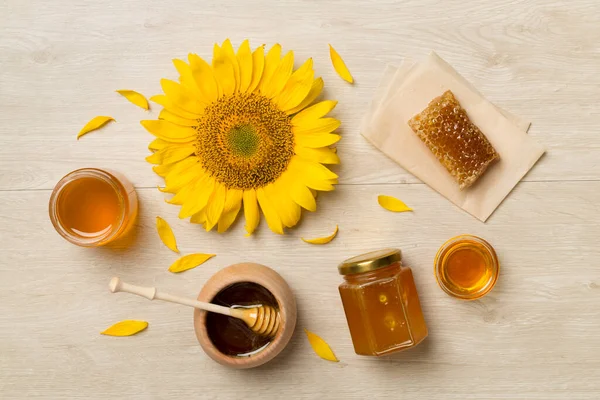 Flat Lay Sunflower Honey Wooden Background Top View — Foto Stock