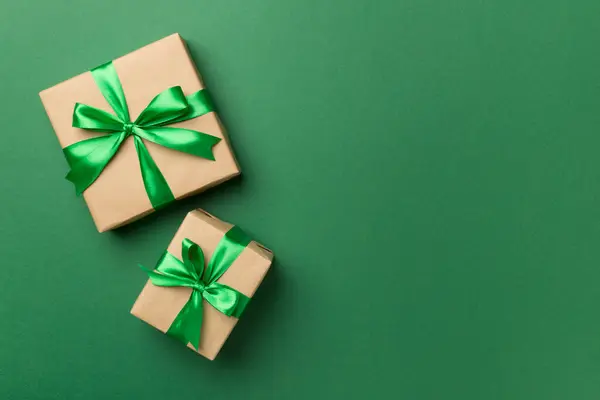 彩色背景圣诞礼品盒 顶视图 — 图库照片