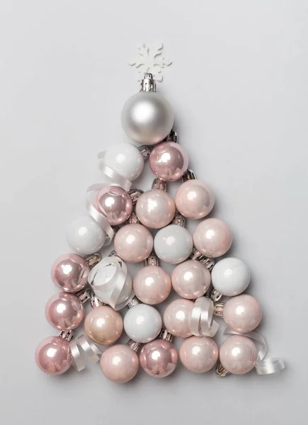 Renk Arkaplanı Üst Görünüm Süslemesinden Yapılmış Noel Ağacı — Stok fotoğraf