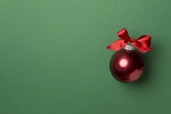 Χριστουγεννιάτικο Παιχνίδι Στο Φόντο Χρώμα Κορυφαία Προβολή — Φωτογραφία Αρχείου