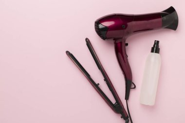 Renk arkaplanı, üst, görünüm üzerinde termo korumalı saç araçları