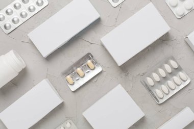 Su toplamada, kutularda ve beton zeminde farklı haplarla yatıyordu.