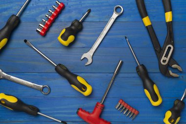 Ahşap arkaplan, üst görünüm araçları kümesi