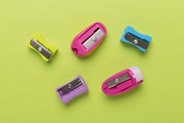 Renk arka planında farklı keskinleştiriciler, üst görünümde