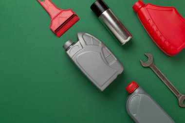 Renk arkaplanı ve üst görünümde araç araçları ve aksesuarlar