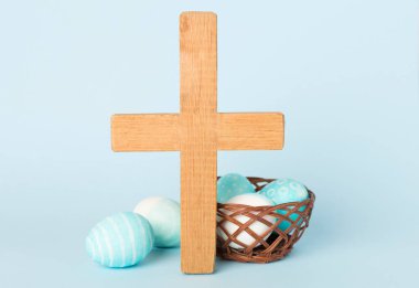 Çapraz arkaplanlı Paskalya yumurtaları