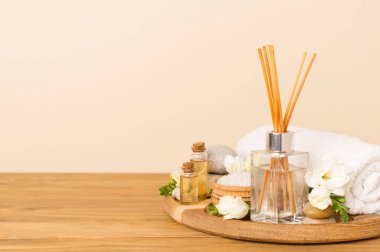 Kauçuk su ısıtıcı torba renk arkaplan üzerinde