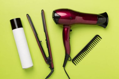 Renk arkaplanı, üst, görünüm üzerinde termo korumalı saç araçları