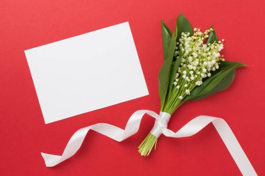 Vadinin zambakları, renkli arka plan, üst manzara