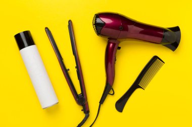 Renk arkaplanı, üst, görünüm üzerinde termo korumalı saç araçları