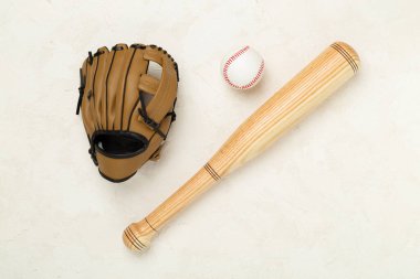 Beyzbol eldiveni ve top renkli arka planda, üst görünümde