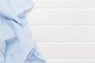 Ahşap zemin üzerinde pamuk kumaş, üst görünüm