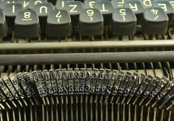 Teil Von Typenschildern Und Tastatur Auf Mechanischer Schreibmaschine — Stockfoto