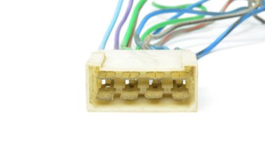 Beyaz arkaplanda izole edilmiş klasik erkek kablo kurulum bölümü