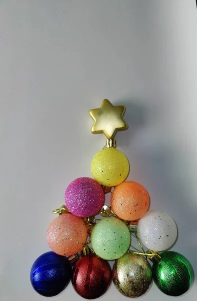 Різдвяні Кульки Ялинка Кульок Білому Тлі Крупним Планом Новорічний Настрій — стокове фото