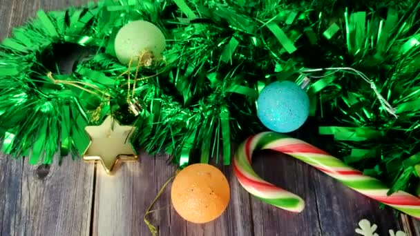 Christmas Decorations Wooden Table Close New Year Joyful Mood — Vídeo de stock