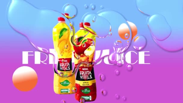 Nestle Fruita Hayati Değerleri Mangosu Elma Suyu Birikintileriyle Sunuluyor — Stok video