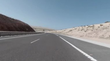Pov, Fuerteventura yolunda Costa Calma 'ya gidiyor.