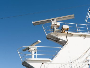Puerto del Rosario, İspanya; 29 Mart 2023: Armas Feribotunda Sperry Marine radar anteni