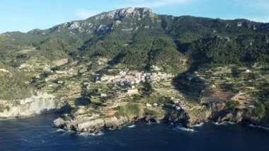 Serra de Tramuntana 'daki Banyalbufar hava manzaralı, Mallorca