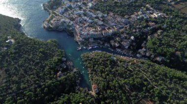 Cala Figuera 'nın Akdeniz' deki Mayorka adasındaki hava manzarası