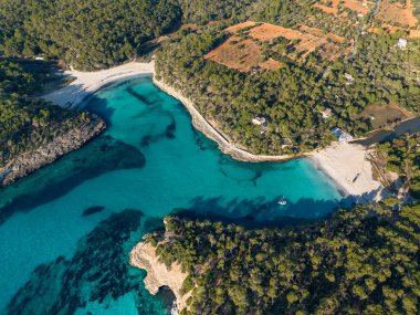 Mayorka 'daki Cala Mondrago ve S' Amarador plajları, Mondrago Doğa Parkı, Balear Adaları, Akdeniz