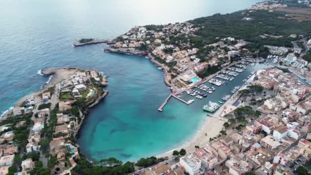 Luchtfoto Van Porto Cristo Toeristische Stad Majorca Balearen — Stockvideo