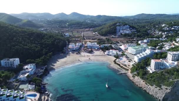 Strand Van Cala Llonga Ibiza Eiland Vanuit Lucht — Stockvideo