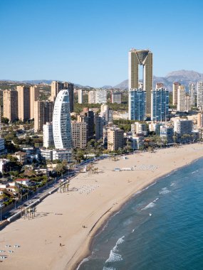 Benidorm 'daki Poniente Plajı. En ünlü gökdelenler.
