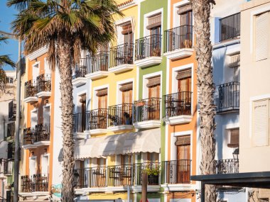 Villajoyosa, İspanya; 16 Mart 2024: Villajoyosa Köyü, Alicante