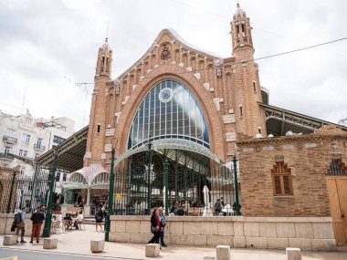 Valencia, İspanya; 1 Nisan 2024: Valencia 'nın ana girişinde Mercado de Colon