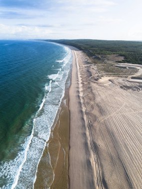 Lagoa de Albufeira plaj havadan çekimi, Sesimbra, Portekiz