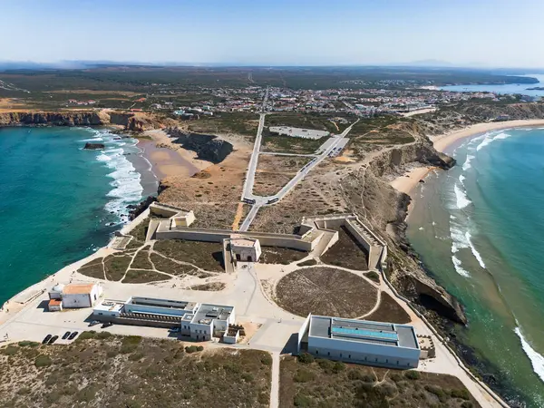 Güney Portekiz, Algarve 'deki Sagres kasabası, hava manzaralı.