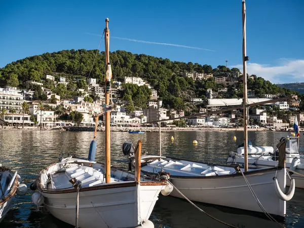 Soller, İspanya; 10 Ekim 2024: Soller Limanı, Mallorca