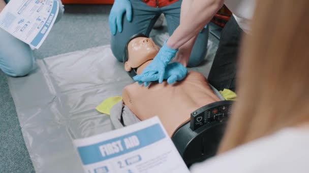 Adult Cpr Training First Aid Instruction Pronto Soccorso Rianimazione Cardiopolmonare — Video Stock