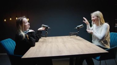 Girişimcilik ve yaratıcılığa odaklanarak iş dünyasındaki kadınlar hakkında konuşmak