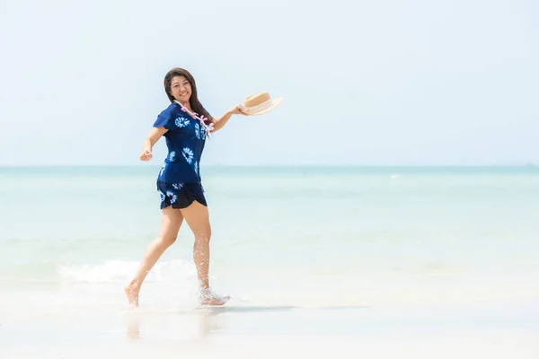 Férias Verão Mulher Estilo Vida Relaxar Relaxar Fundo Praia Ásia — Fotografia de Stock
