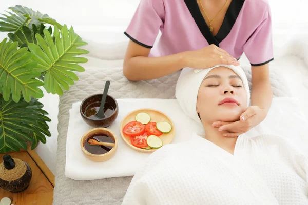Woman Spa Body Face Treatment Massage Aroma Therapy Product Relax — Stock Photo, Image
