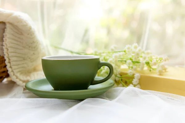 Kaffee Morgen Grüne Dampfende Tasse Heißen Kaffee Zum Entspannen Nach — Stockfoto