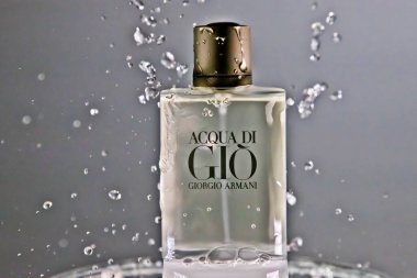 ACQUA DI GIO by Giorgio Armani, perfume bottle with water splash clipart