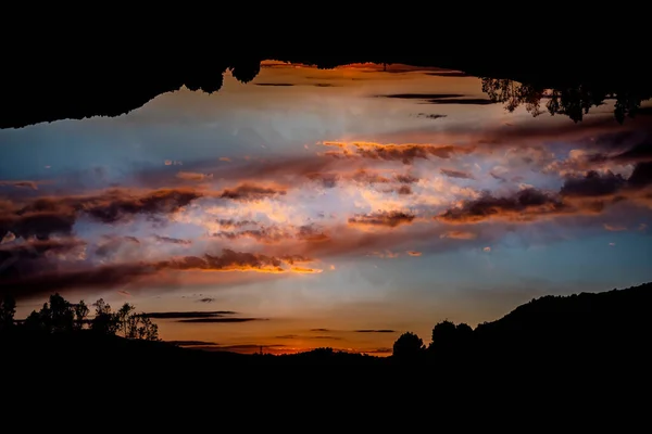 Doppelter Sonnenuntergang Künstlerische Fotografie Des Zurückbleibenden Sonnenuntergangs — Stockfoto