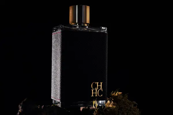 Por Carolina Herrera Perfumes Para Homens Com Classe Elegância Imagens De Bancos De Imagens Sem Royalties