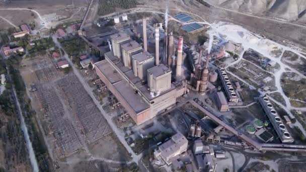 Изображение Промышленного Объекта Производящего Электричество Природного Газа — стоковое видео