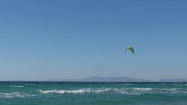 带降落伞的风帆是极限运动之一 — 图库视频影像