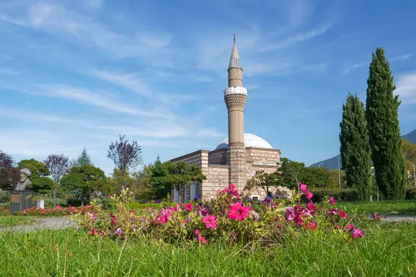 Cami resmi, Müslümanların kutsal yeri..