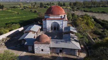 Müslümanların kutsal mekanı olan cami imajı bir dron ile alınmıştır..