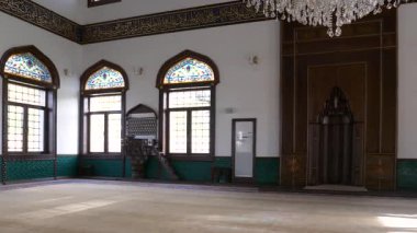Müslümanların kutsal mekanı olan camiden bir görüntü..