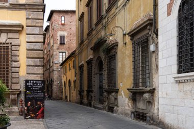 Lucca is Italy city located in Tuscany.