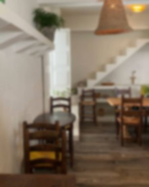 İçerisi bulanık. Kahve dükkanı ve resterant.